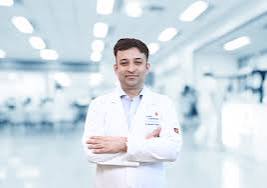 Dr Manish Dutt